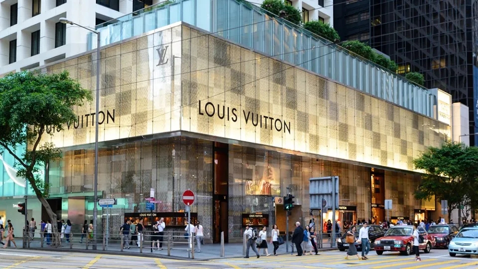 「ルイ・ヴィトン」の親会社は7～9月期も2ケタ増収　香港での売り上げ減も跳ね返す